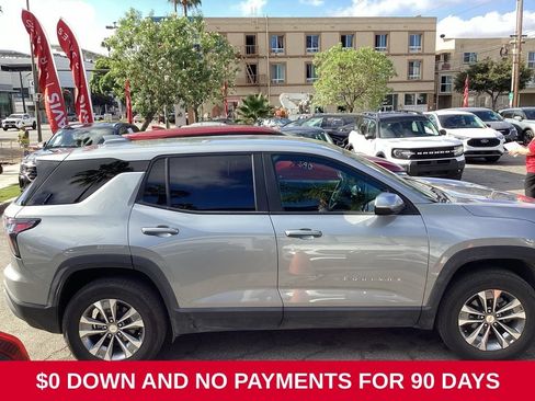 Used 2025 Chevrolet Equinox LT AWD/4WD image 3