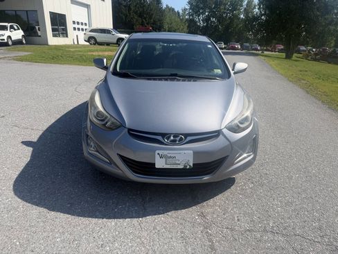 Used 2015 Hyundai Elantra SE w/ Option Group 03 FWD image 8