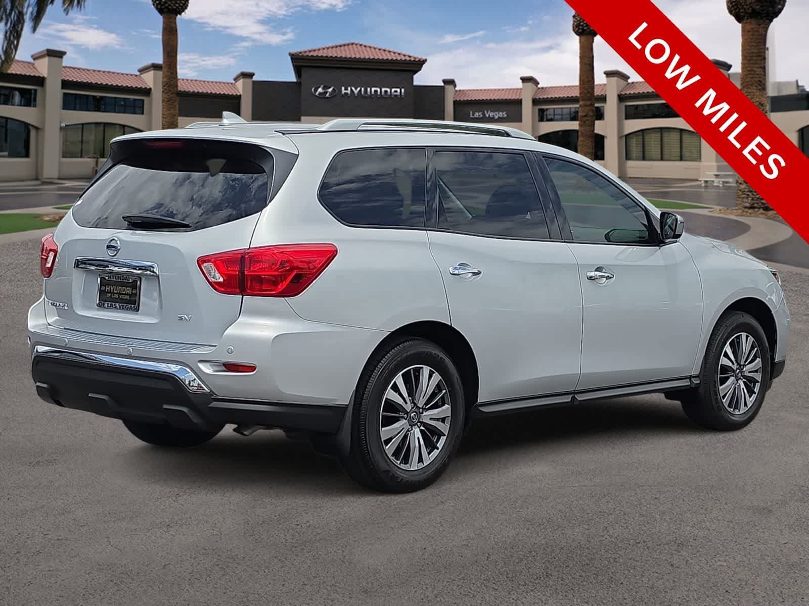 Used 2020 Nissan Pathfinder SV FWD image 8