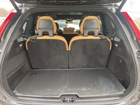 Certified 2024 Volvo XC90 B6 Ultimate w/ Protection Package Premier image 10