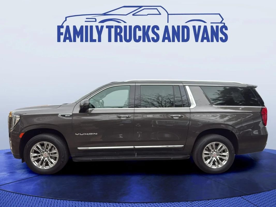 Used 2021 GMC Yukon XL SLT w/ SLT Premium Package AWD/4WD image 2