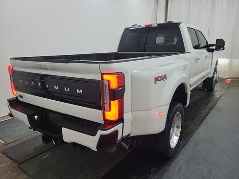 Used 2025 Ford F450 Platinum w/ Platinum Plus Package image 3