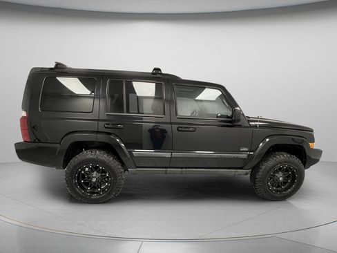 Used 2007 Jeep Commander Sport AWD/4WD image 9