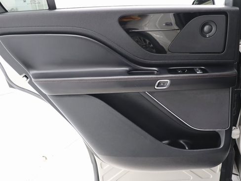 Used 2022 Lincoln Aviator Reserve image 48