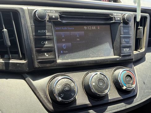 Used 2018 Toyota RAV4 LE w/ Carpet Mat Package FWD image 10