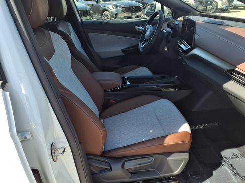 Certified 2023 Volkswagen ID.4 Pro image 24
