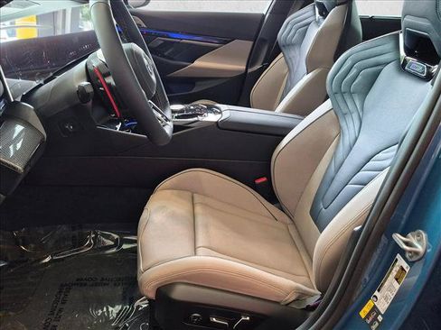 New 2027 BMW M5 AWD/4WD image 4