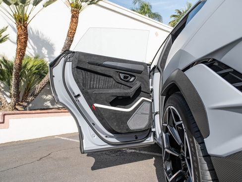 Used 2024 Lamborghini Urus Performante image 43