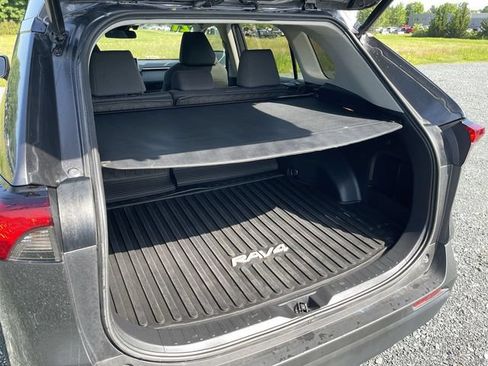 Used 2021 Toyota RAV4 XLE w/ Convenience Package AWD/4WD image 25