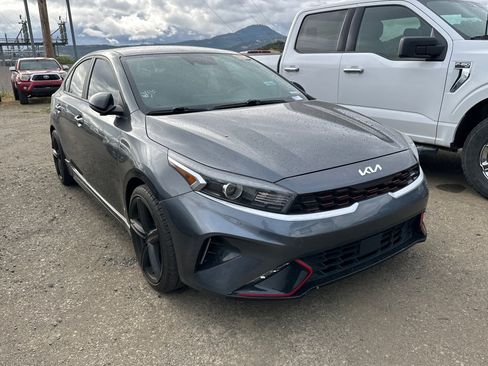 Used 2022 Kia Forte GT-Line w/ GT-Line Technology Package FWD image 2