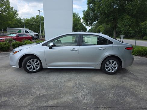 Used 2026 Toyota Corolla LE FWD image 7