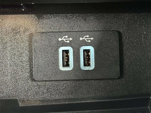 Used 2016 Ford F150 Lariat w/ Equipment Group 502A Luxury image 29