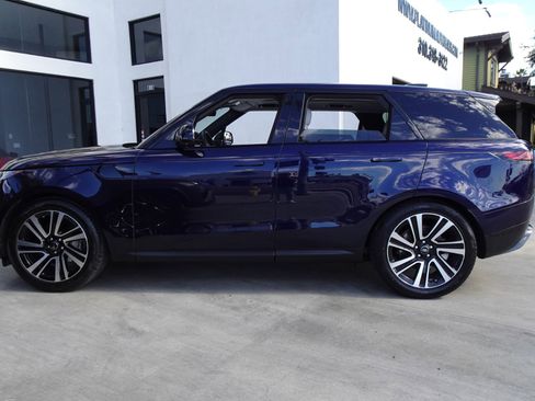 Used 2023 Land Rover Range Rover Sport SE image 3