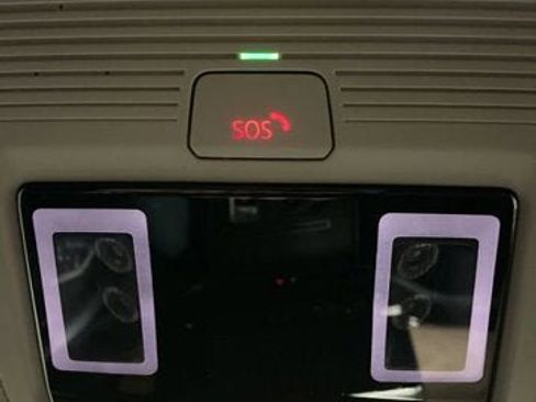 Certified 2024 Volkswagen Atlas SE image 30