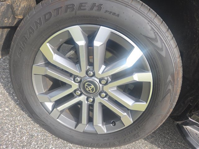 Used 2025 Toyota 4Runner Limited AWD/4WD image 6