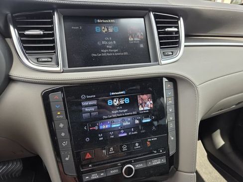 Used 2024 INFINITI QX50 Luxe FWD image 8