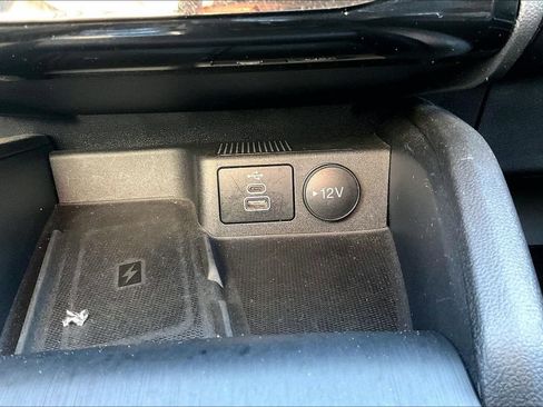 Used 2025 Ford Escape Platinum AWD/4WD image 16