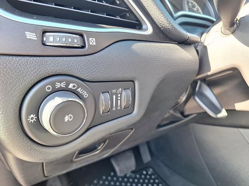 Used 2019 Jeep Cherokee Trailhawk image 23
