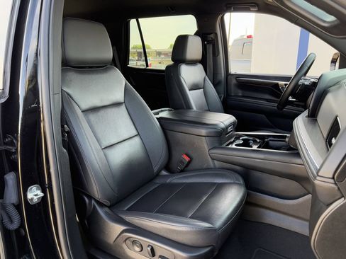 Used 2025 Chevrolet Tahoe LT RWD image 31