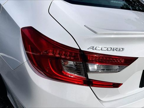 Used 2018 Honda Accord Sport image 23