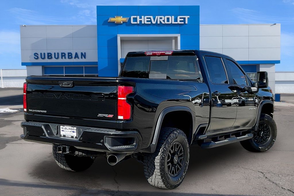 Used 2025 Chevrolet Silverado 2500 ZR2 w/ Technology Package AWD/4WD image 4