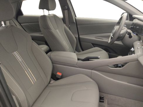 Used 2024 Hyundai Elantra SEL FWD image 21