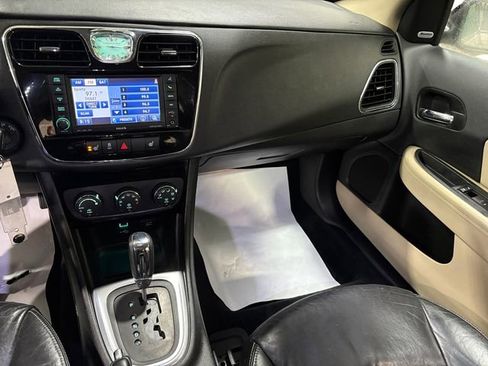 Used 2014 Chrysler 200 Limited FWD image 14