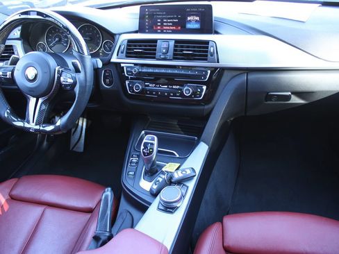 Used 2018 BMW 340i Sedan RWD image 17