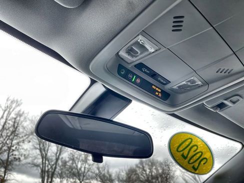 Used 2020 Chevrolet Blazer LT image 17