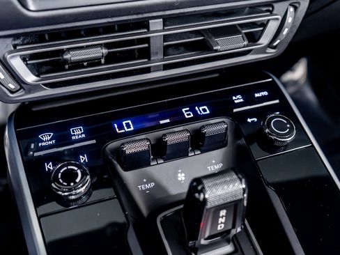 Used 2022 Porsche 911 Turbo image 47