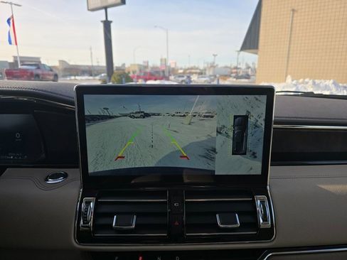 Used 2022 Lincoln Navigator Reserve image 18