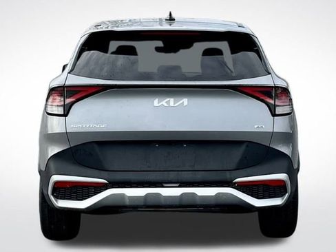Used 2024 Kia Sportage LX image 12