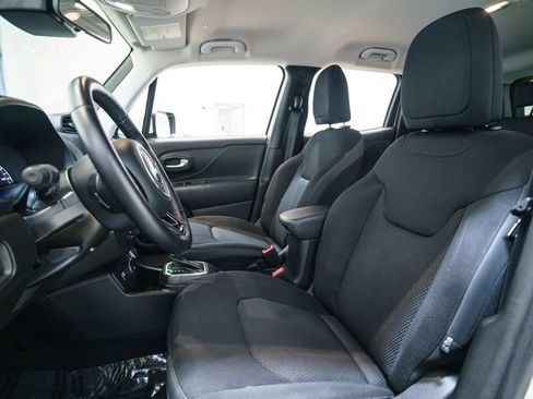 Used 2020 Jeep Renegade Altitude AWD/4WD image 6