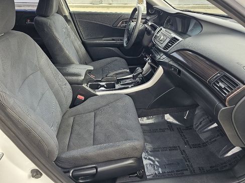 Used 2017 Honda Accord Hybrid Sedan image 17