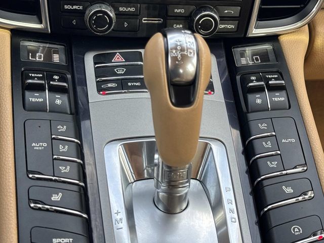 Used 2014 Porsche Panamera S RWD image 17