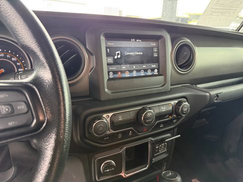 Used 2023 Jeep Gladiator Sport AWD/4WD image 20