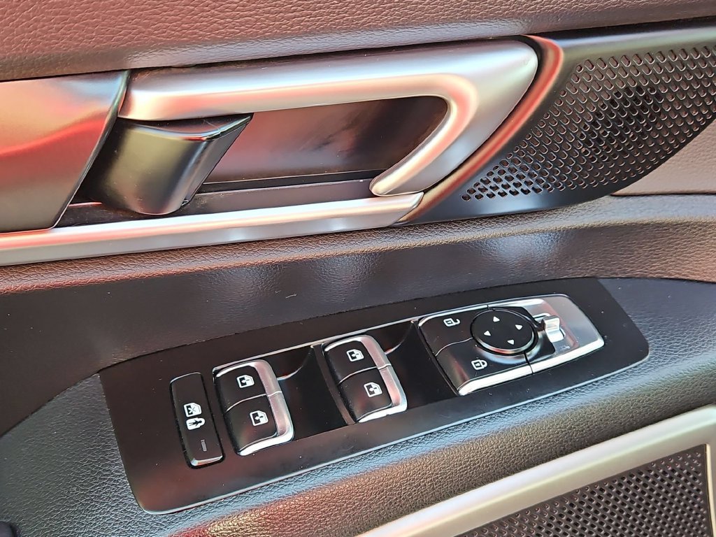 Used 2025 Kia Telluride S AWD/4WD image 13