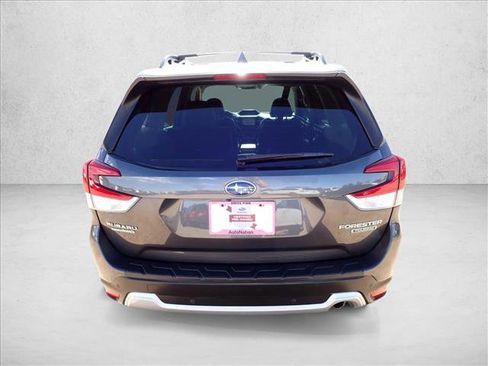 Used 2020 Subaru Forester Touring image 3