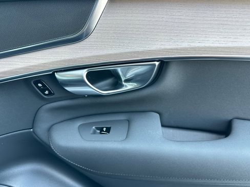 New 2025 Volvo XC90 B6 Core w/ Protection Package Premier image 20