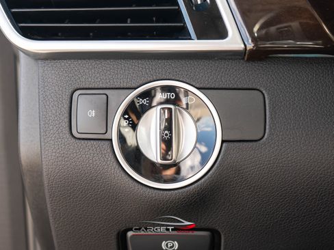 Used 2018 Mercedes-Benz GLS 450 4MATIC w/ Premium Package image 40