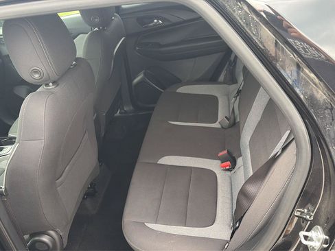 Used 2025 Chevrolet TrailBlazer LT FWD image 11