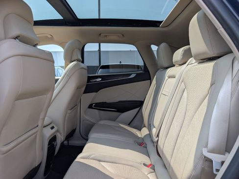 Used 2019 Lincoln MKC Reserve w/ MKC Climate Package AWD/4WD image 9