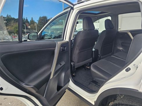Used 2013 Toyota RAV4 XLE image 15