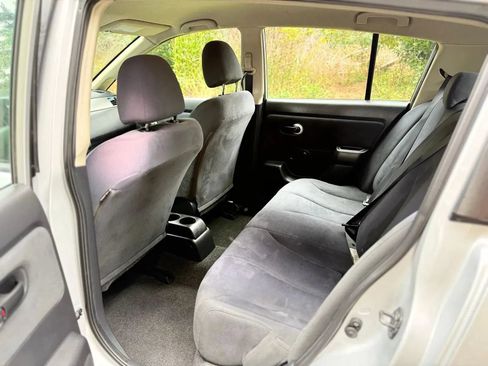 Used 2009 Nissan Versa 1.8 S w/ ABS Pkg FWD image 10