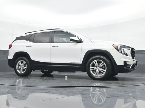 Used 2023 GMC Terrain SLE w/ Driver Convenience Package image 23