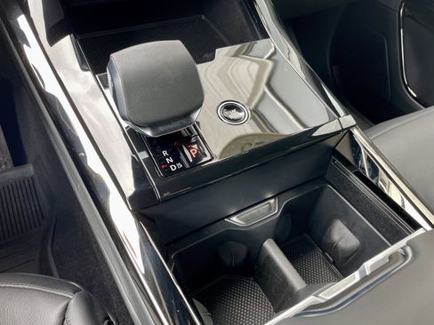 Certified 2025 Land Rover Range Rover Sport AWD/4WD image 20