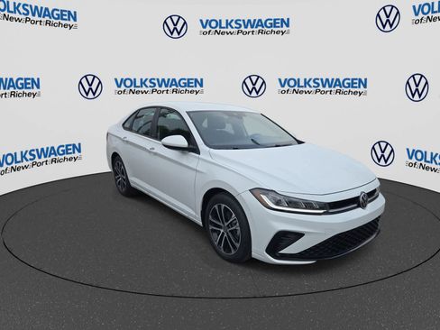 Used 2026 Volkswagen Jetta Sport FWD image 2
