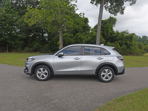 Used 2024 Honda HR-V LX image 2