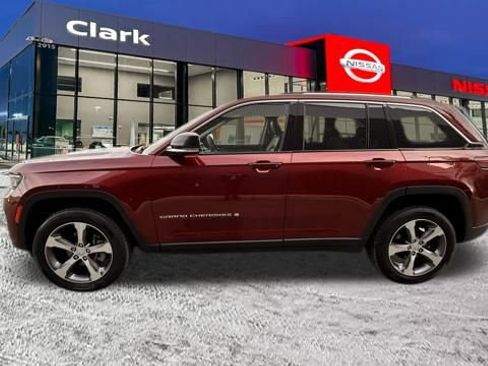 Used 2023 Jeep Grand Cherokee Limited w/ Trailer Tow Prep Group (B) image 4