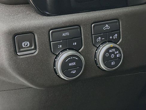 Used 2024 GMC Sierra 1500 Elevation AWD/4WD image 13